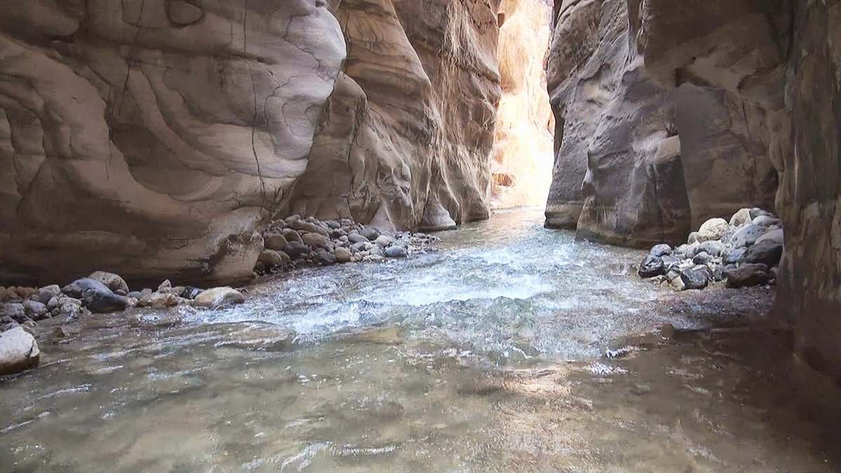10 Wadi Mujib Siq Trail - In the Siq - panoramio
